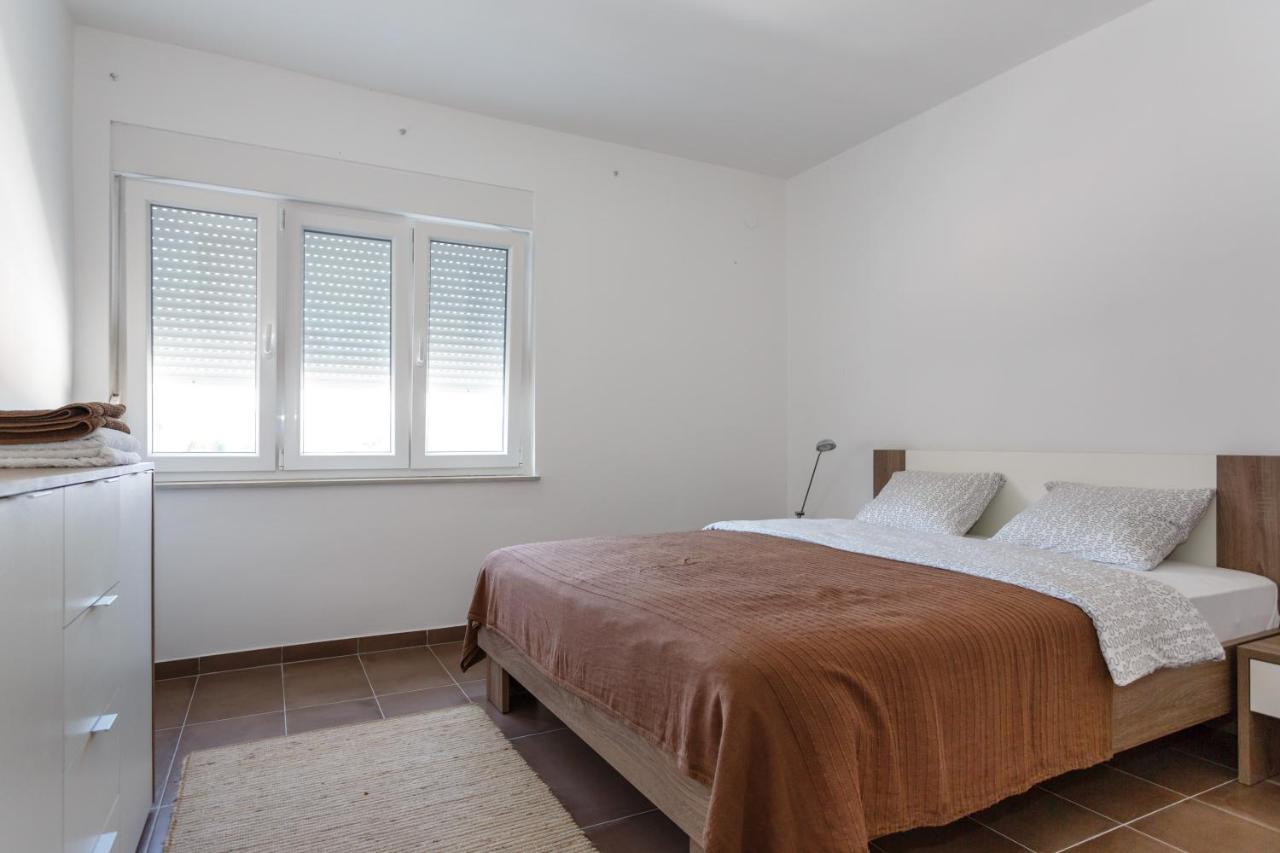 Villa Mirela Apartment Врбник Экстерьер фото