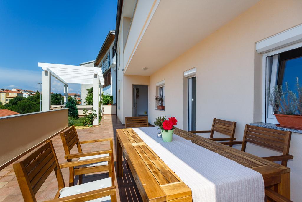 Villa Mirela Apartment Врбник Экстерьер фото